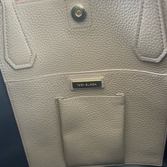 Tory Burch Perry Pebbled Leather Tote in French Gray - Picture 7 of 9